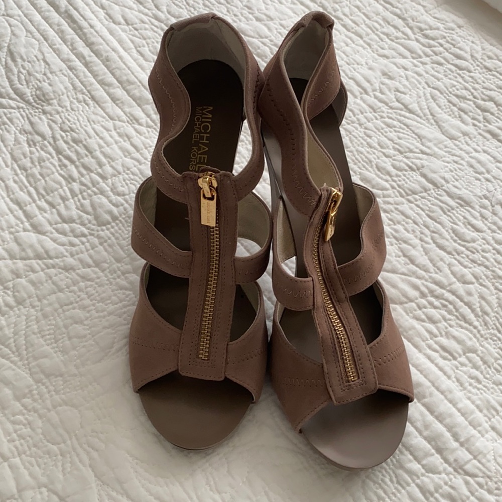 Michael Kors heels (On Sale!)